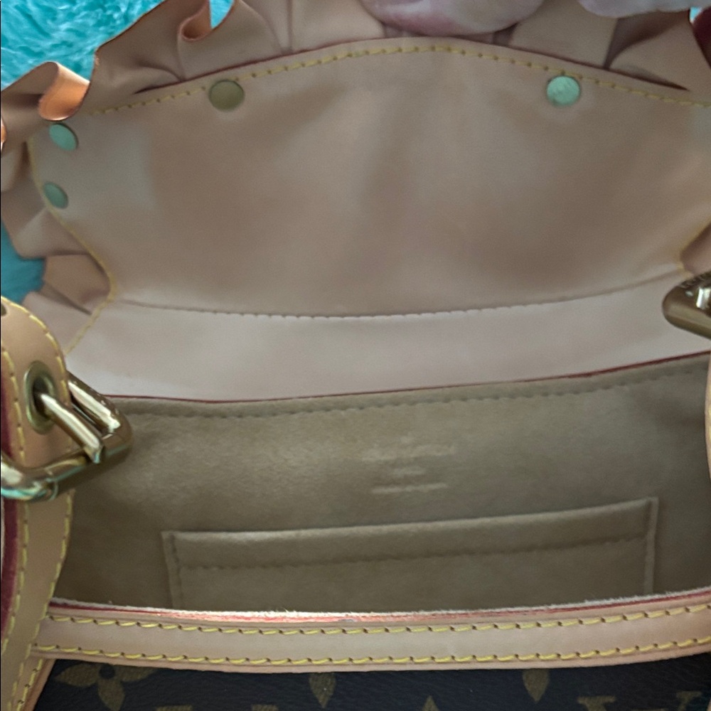 LOUIS VUITTON MONOGRAM LIMITED EDITION Leonor ruffle bag Excellent condition - Picture 11 of 15